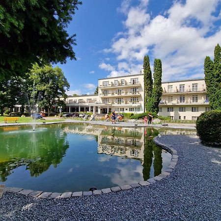 Hotel Palace - Kupele Sliač المظهر الخارجي الصورة