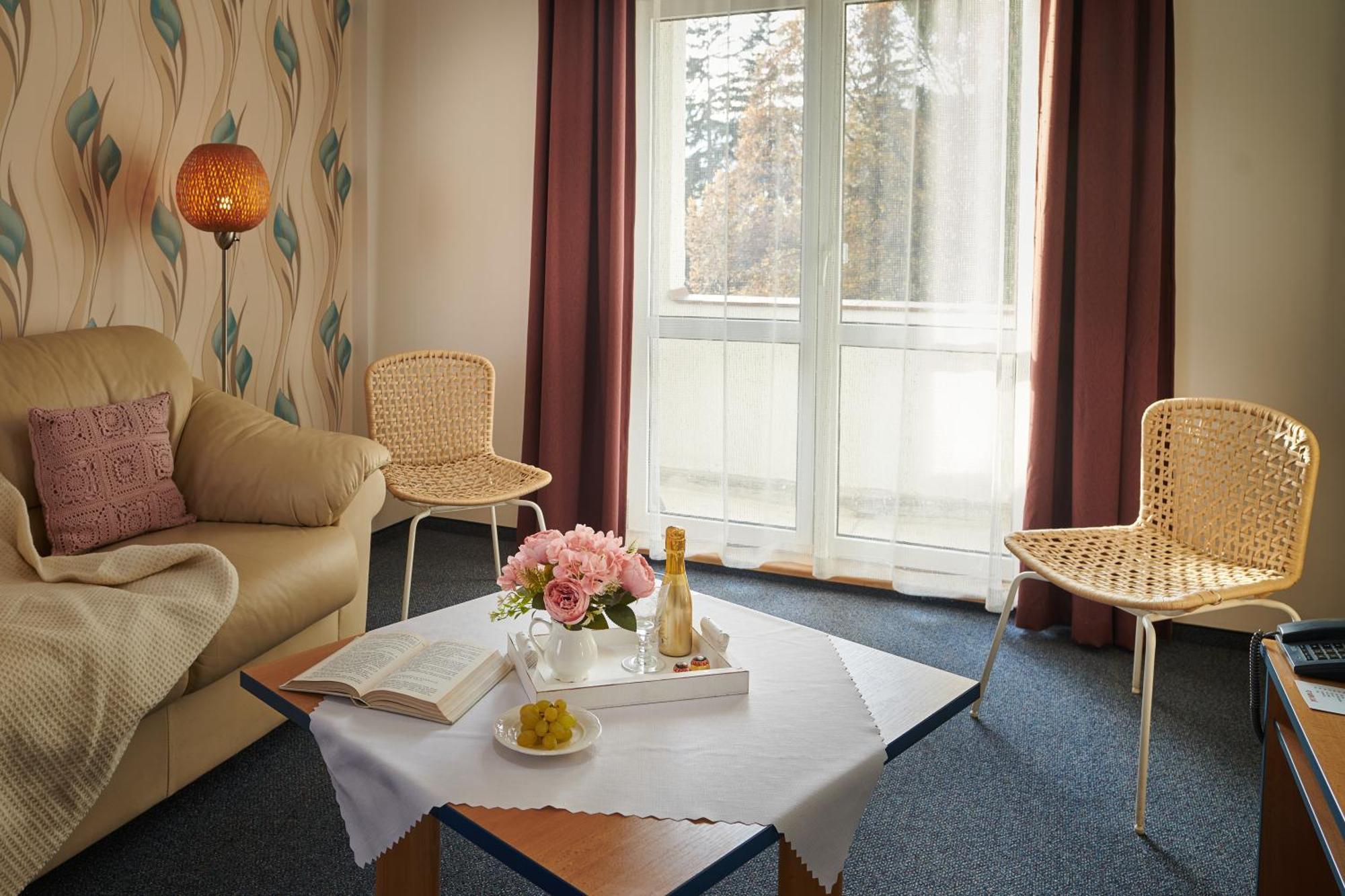 Hotel Palace - Kupele Sliač المظهر الخارجي الصورة
